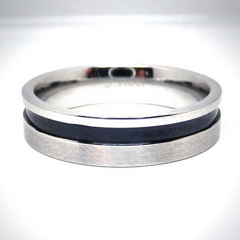 STR002 Ringe aus Edelstahl Ring m. schwarzem Streifen