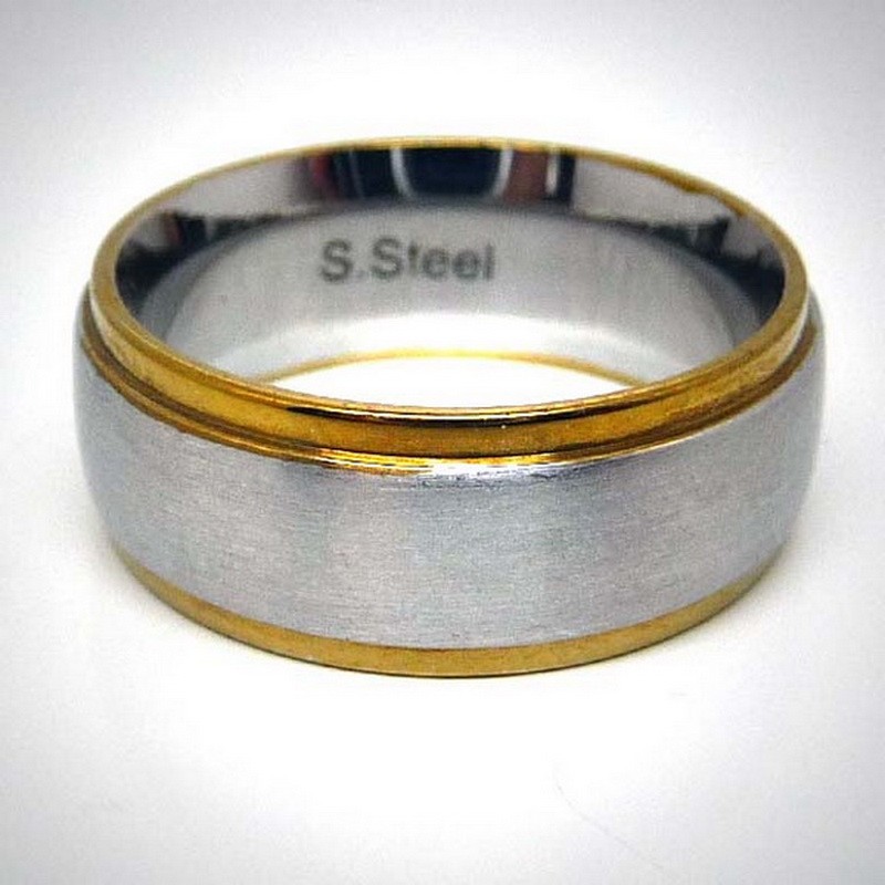 STR008 Ringe aus Edelstahl Bicolor mittelstreifen in matt, aussenstreifen gold