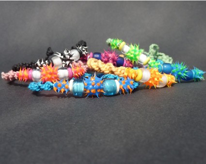 UVA002 UV Armbänder aus Makramee 