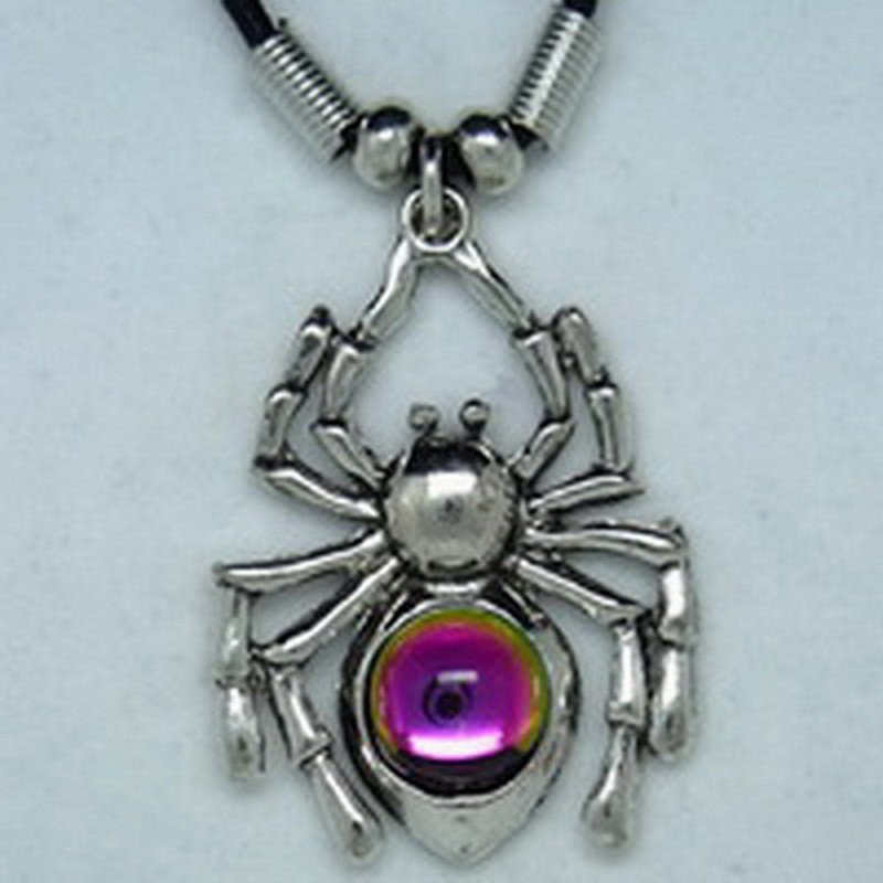 MK014 Ketten Spinne mit Stein