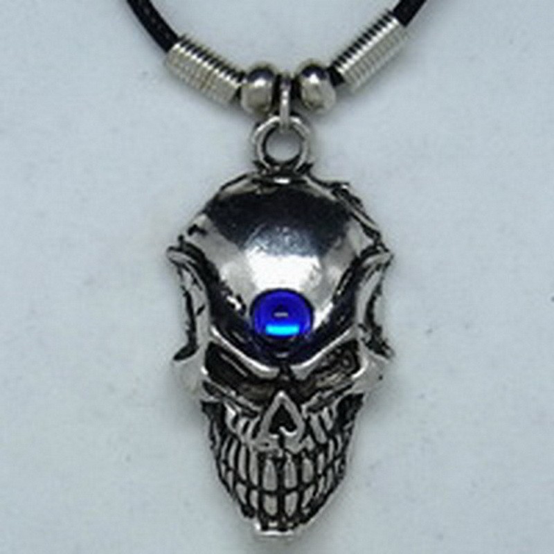 MK102 Kette Totenkopf m. Stein