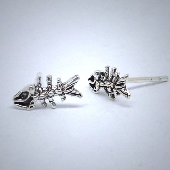 OS011 Ohrstecker aus Silber Fishbone
