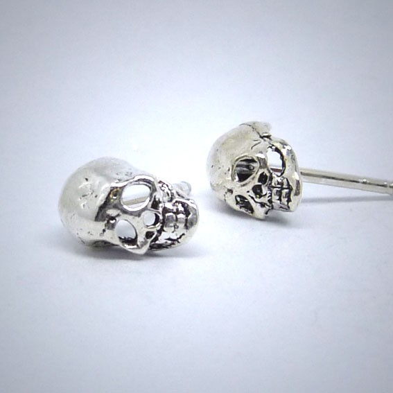 OS031 Ohrstecker aus Silber Totenkopf