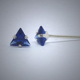 OS188 Ohrstecker aus Silber - Stein dreieck