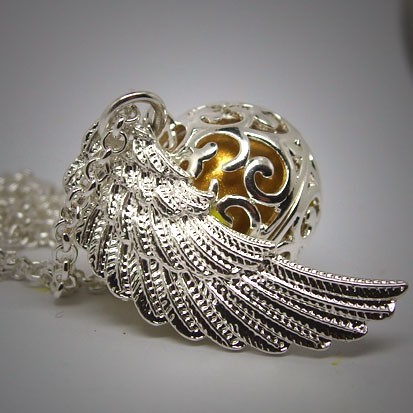 HB001a - Rufer der Engel , Harmonie Ball ; Mexican Bola mit Flügelanhänger 