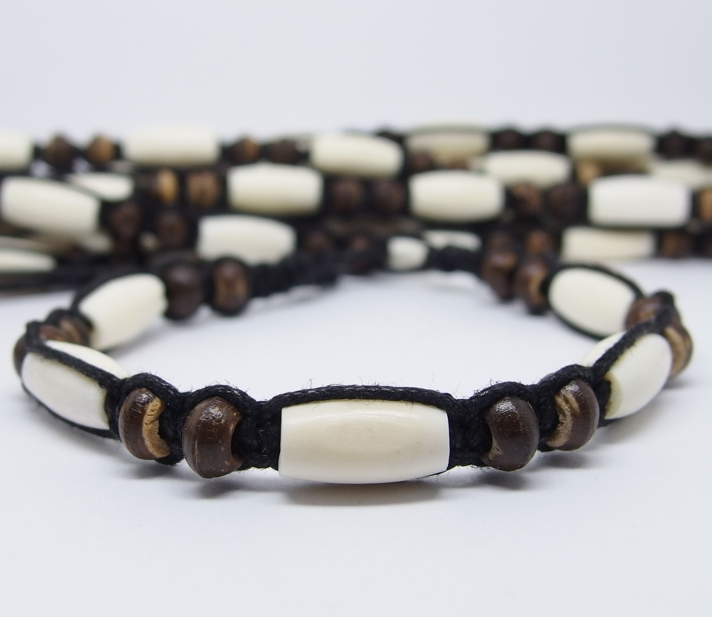 AB038 - Armbänder Makramee Knochenperlen schlicht
