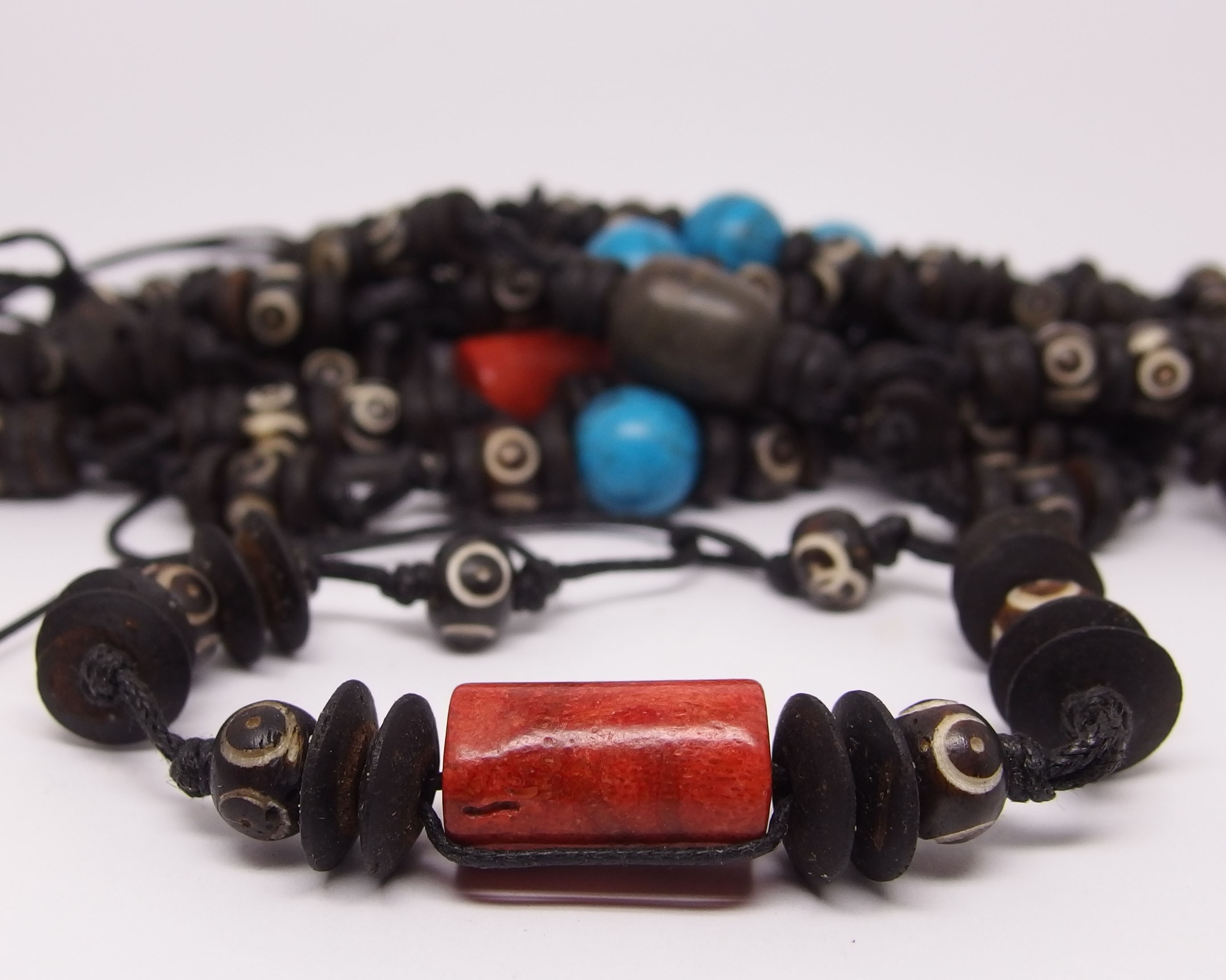 AB054 - Armbänder Makramee Stein u. Korallenperlen (