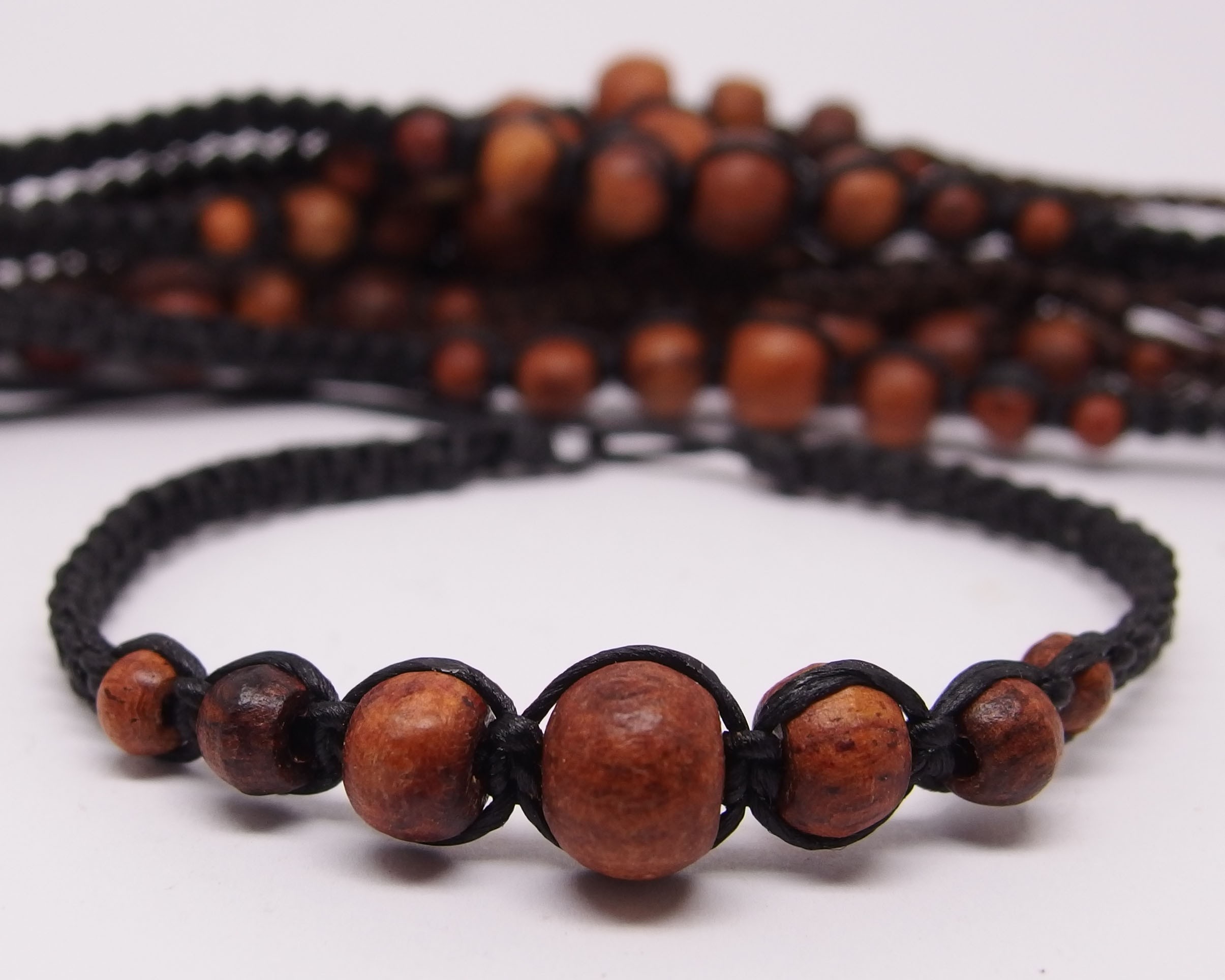  AB079 - Armbänder Makramee Holzperlen konisch