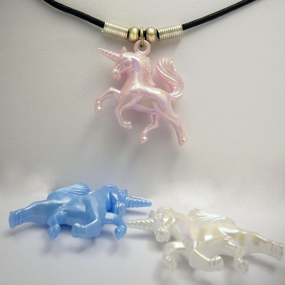 PL004 Ketten Einhorn aus Kunststoff