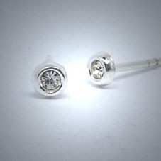 OS111 Ohrstecker aus Silber Stein kristal