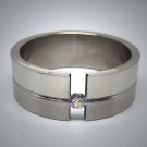STR070 Ringe aus Edelstahl durchbrochen m. 1 Stein matt