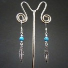 IO002 Indianerschmuck Ohringe mit einer Feder