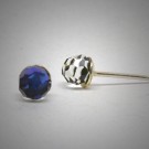 OS157 Ohrstecker aus Silber fassetierte Kugel Swarovski kristal blau s.