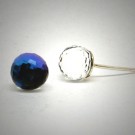 OS159 Ohrstecker aus Silber fassetierte Kugel Swarovski kristal blau l.