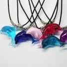PL003 Ketten mit Delfin aus Kunststoff