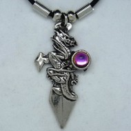 MK057 Ketten Drache mit Dolch und Stein
