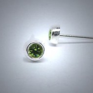 OS115 Ohrstecker aus Silber Stein grün